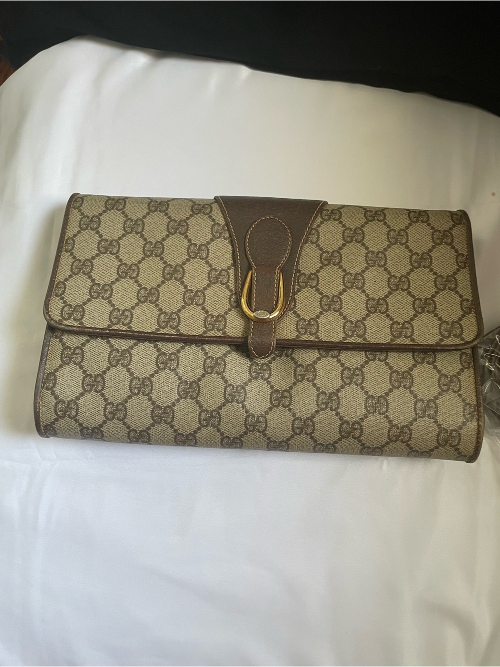 #68. Authentic Gucci GG Supreme Canvas Foldover Clutch Bag with Gold-Tone Buckle - Picture 9 of 16